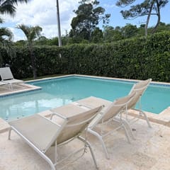 Tropical Escape - Corner Lot - 2-BR Villa, pool