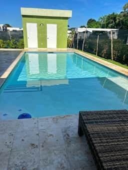 New Stylish 3 BR, Private Pool / Yard, Casa Bella Chase - Image 2