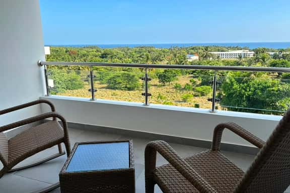 2 Bedroom, Executive penthouse, Jacuzzi, private balcony - Image 1