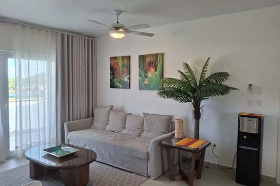 1 bedroom, pool view, walk to beach - Image 1