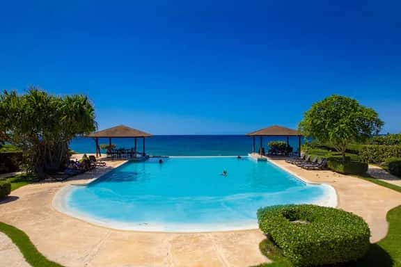 Sunset Vibes- Studio - Private balcony- Resort access - Image 1