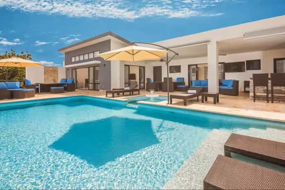 Dazzling Villa, 3 BR, Game Room, Casa Linda - Image 1