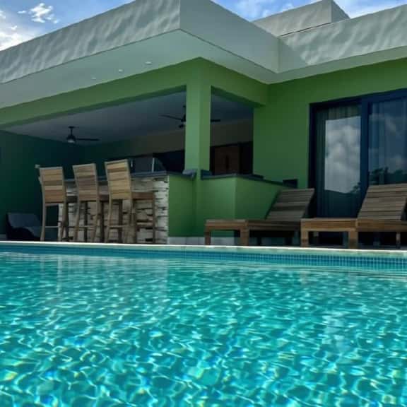 New Stylish 3 BR, Private Pool / Yard, Casa Bella Chase - Image 1