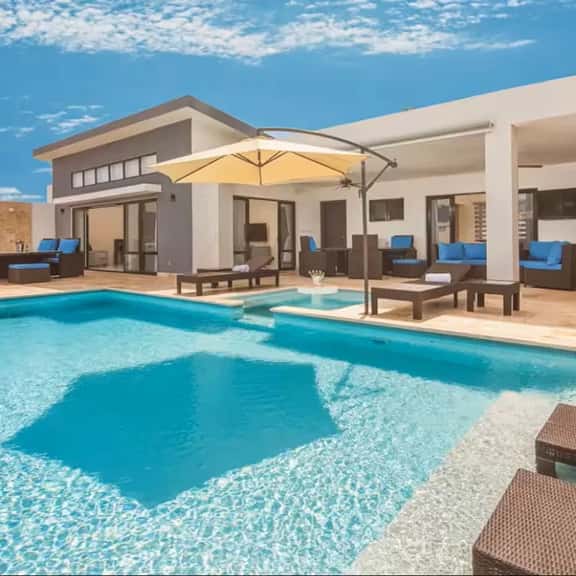Dazzling Villa, 3 BR, Game Room, Casa Linda - Image 1