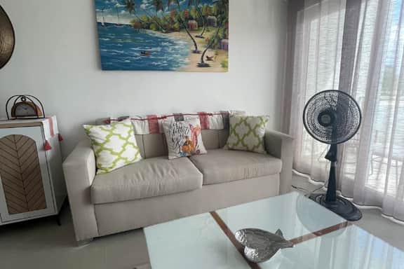Private 1 bedroom, 1st floor condo in SOV - Image 3