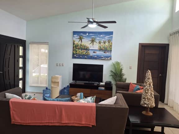 Private Oasis, 3 BR, Walk to waterpark/restaurant - Image 2