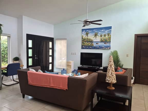 Private Oasis, 3 BR, Walk to waterpark/restaurant - Image 5