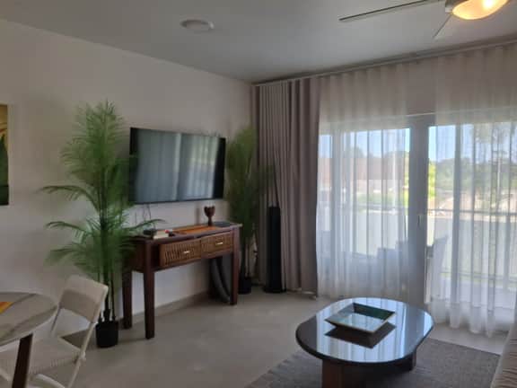 1 bedroom, pool view, walk to beach - Image 2