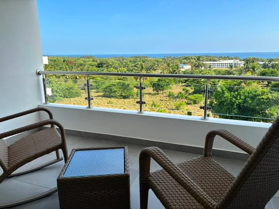 2 Bedroom, Executive penthouse, Jacuzzi, private balcony - Image 1