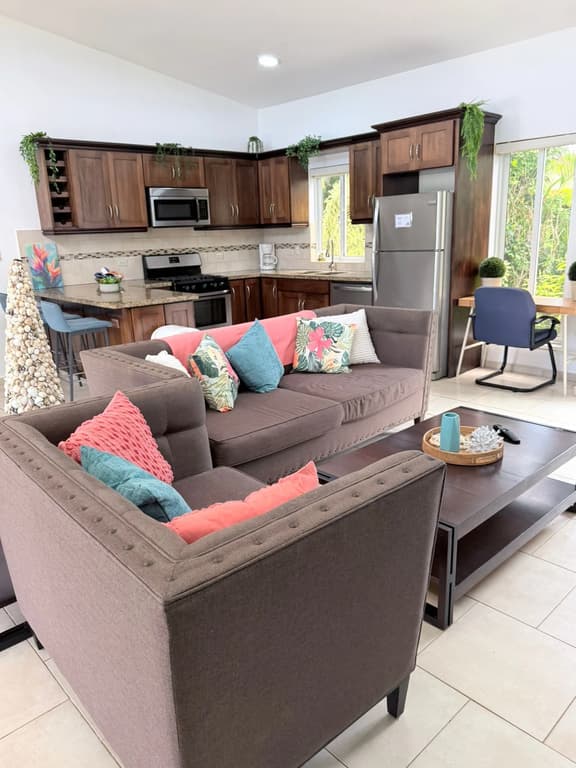 Tropical Escape - Corner Lot - 2-BR Villa, pool - Image 1