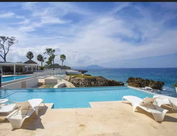 2 Bedroom Condo, large private balcony, SOV - Image 1