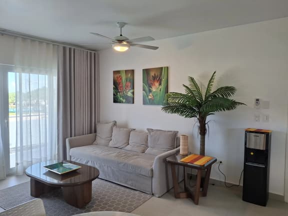 1 bedroom, pool view, walk to beach - Image 1