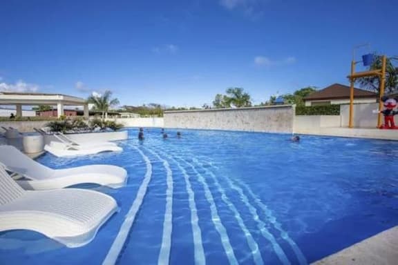 Private 1 bedroom, 1st floor condo in SOV - Image 1